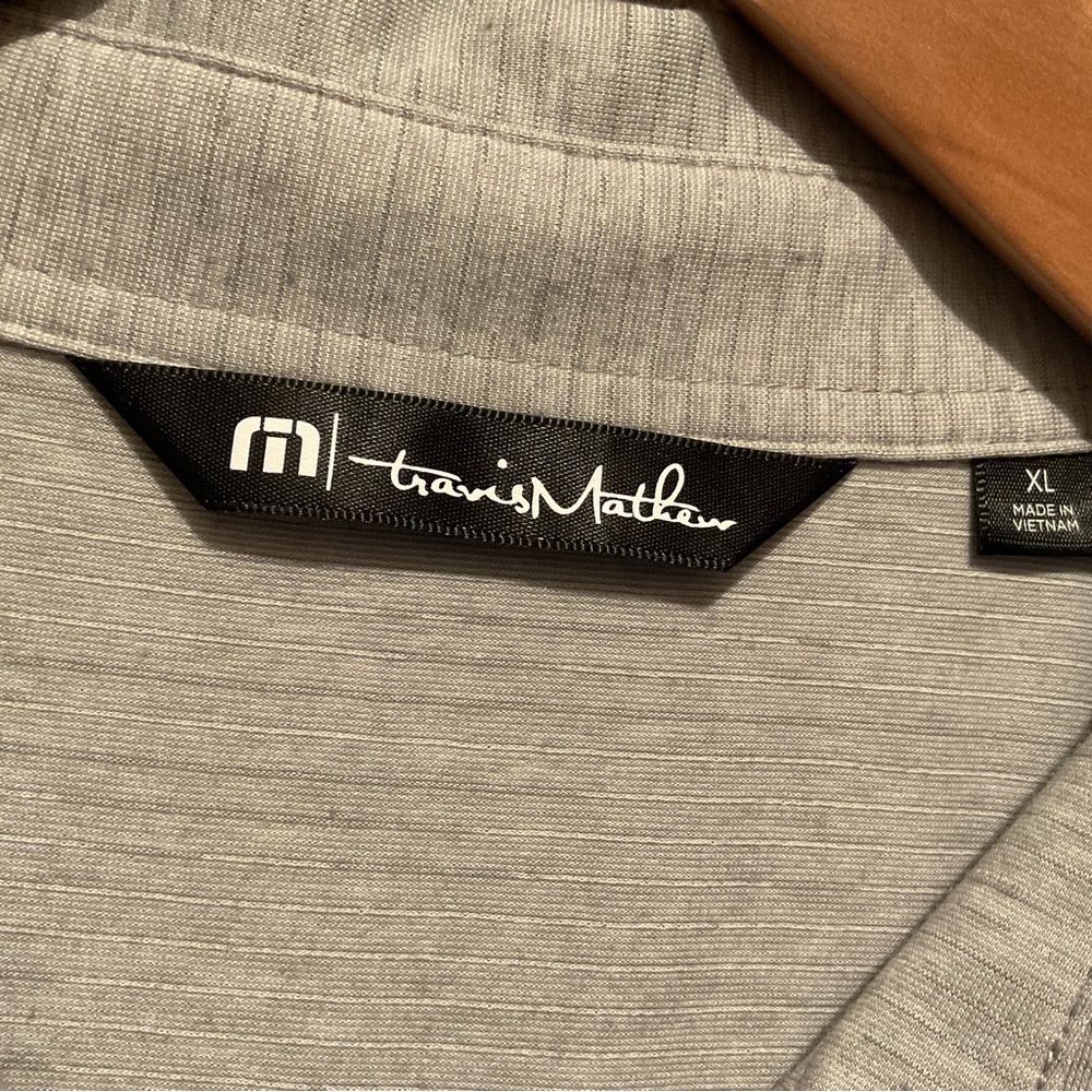 Travis Mathew Polo Shirt Mens XL Extra Large Gray Logo Golf Golfing Casual - Picture 8 of 8
